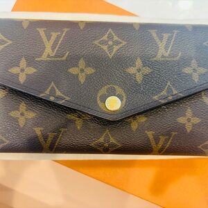 Louis Vuitton Brown Monogram Sarah Wallet